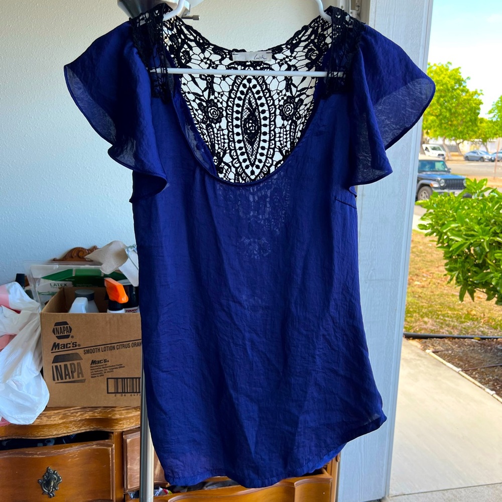 ✅4/$25✅ Cobalt Lush lace flutter sleeve top